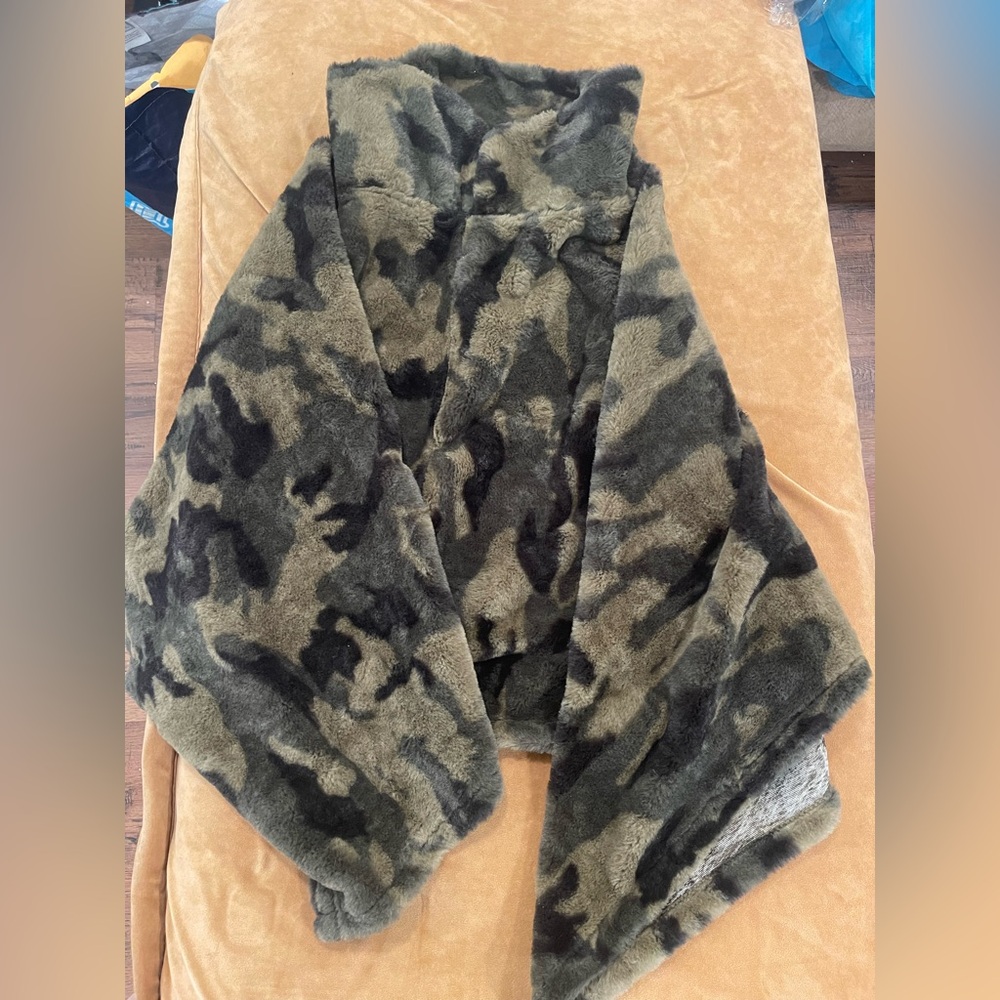 Camouflage Faux Fur shrug